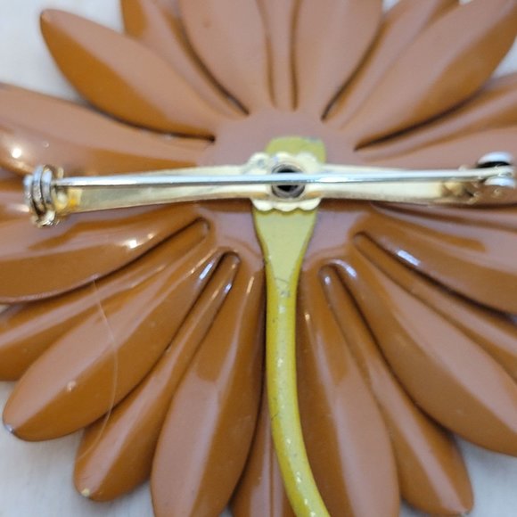 Vintage Mod Flower Daisy Pin Brown Yellow Metal 3 Inch 70s Retro - Picture 5 of 8